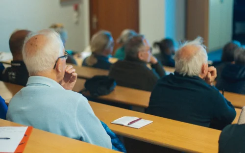 Groupe de personne lors du premier parcours solaire avec la ville de Lorient à la maison des associations